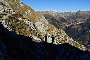 58 Le nostre ombre ci seguono...